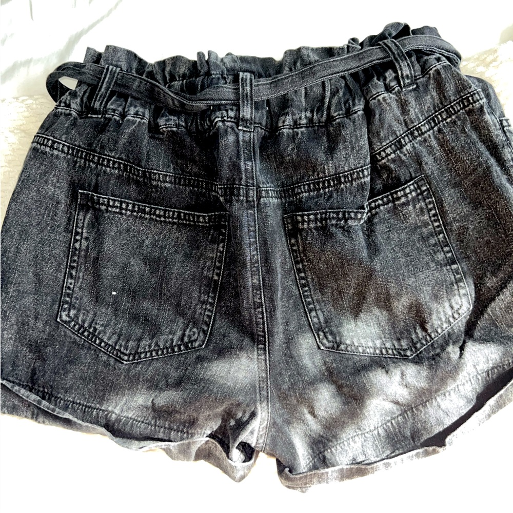 Francesca’s front tie shorts